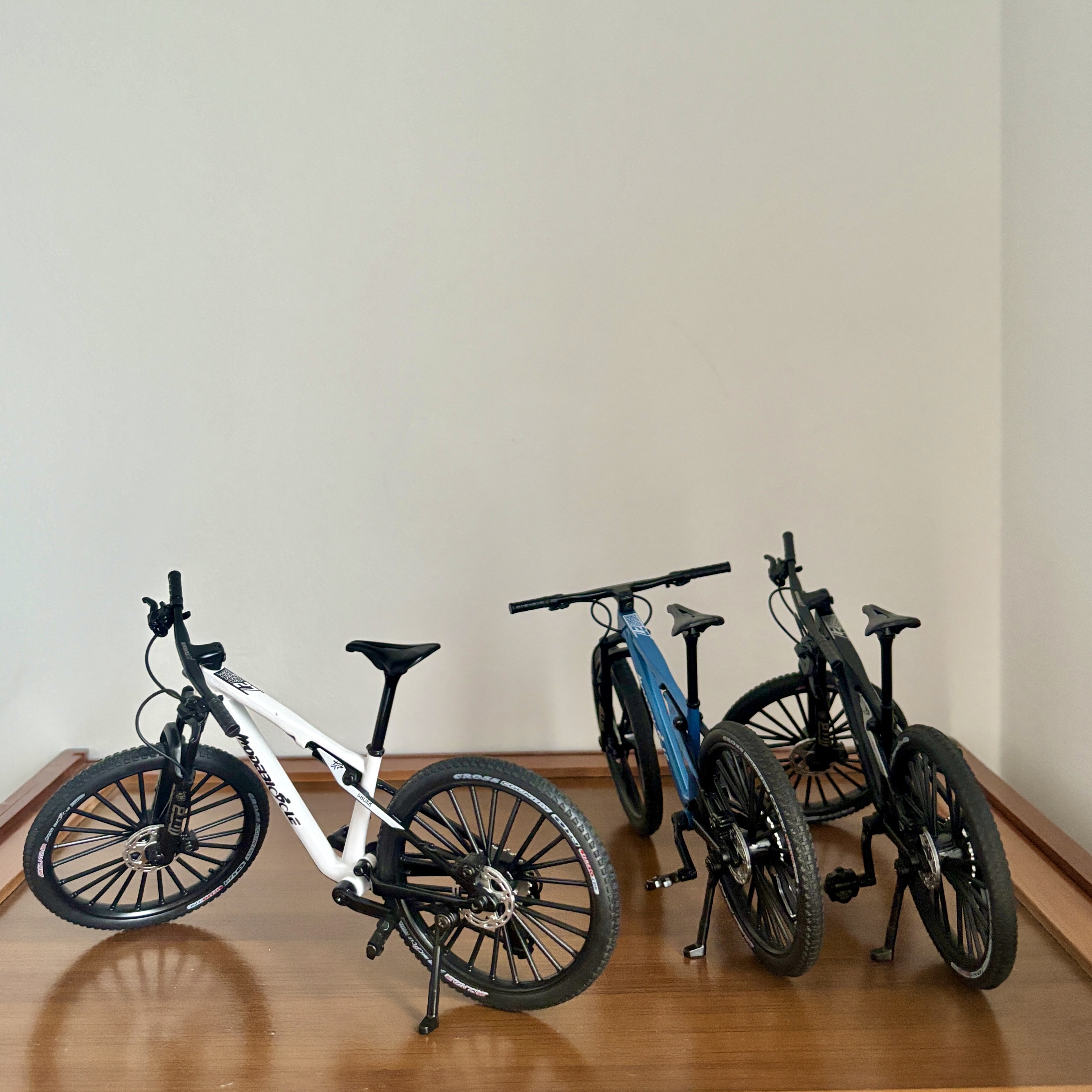 1: 8 Mini Model Bicycle Alloy  - Mountain Biking Gifts avis et prix